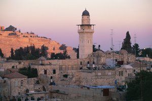 Widok minaretu w Dzielnicy Muzułmańskiej w Jerozolimie (zdjęcie) autorstwa Unbekannt Unbekannt