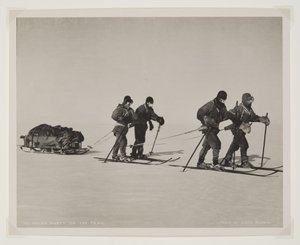Impreza polarna na szlaku (druk bromowy) autorstwa Lieutenant Henry Robertson Bowers