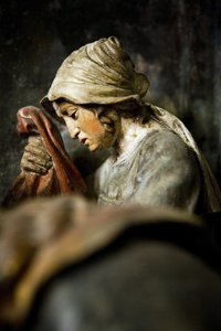 Ołtarz, płycina prawa, detal, Złożenie z Krzyża (kamień malowany) autorstwa Ligier Richier