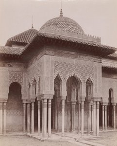 [Dziedziniec Lwów, Alhambra, Granada], lata 80.-90. autorstwa Likely Sebastiano Tassinari.