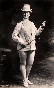 Lily Iris, aktorka, 1906.