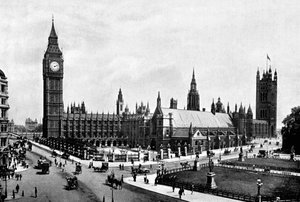 Houses of Parliament i Westminster Hall widziane z Parliament Square w Londynie, ok. 1905. autorstwa London Stereoscopic and Photographic Co