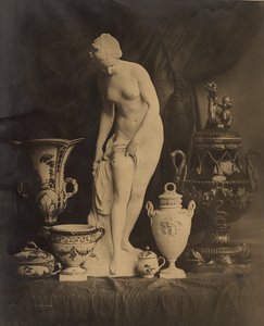 Martwa natura ze statuetką i wazonami autorstwa Louis-Rémy Robert