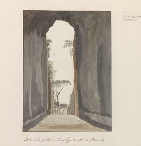 Uitgang van grot Crypta Neapolitana (z Grotta di Posillipo) aan de kust van Pozzuoli Wyjście z jaskini Pausilype w pobliżu Pozzuoli (tytuł na obiekcie) Podróże po Włoszech, Sycylii i Malcie - 1778 (tytuł serii) autorstwa Louis Ducros