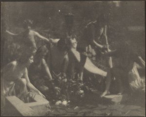 Tancerze na brzegu stawu [Dancers Posed at the Edge of a Pond]. autorstwa Louis Fleckenstein