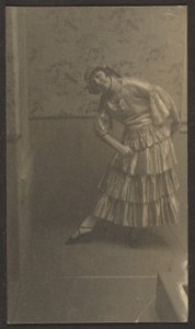 [Tancerka] autorstwa Louis Fleckenstein