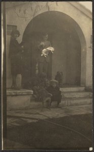[Rodzina Florence z królikiem] autorstwa Louis Fleckenstein
