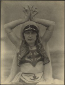 Nautch Girl autorstwa Louis Fleckenstein