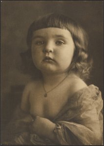 [Portret dziecka w gazie] autorstwa Louis Fleckenstein