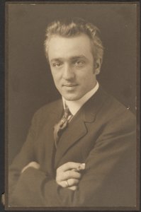 [Portret mężczyzny trzymającego cygaro] autorstwa Louis Fleckenstein