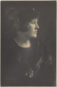 [Portret kobiety w futrze]. autorstwa Louis Fleckenstein