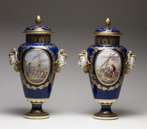 Para wazonów (miękka porcelana z farbą i złoceniem)