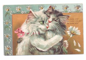 Edwardiańska pocztówka przedstawiająca dwa przytulające się koty, ok. 1910 r. autorstwa Louis Wain