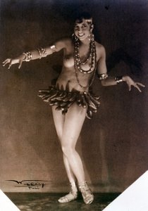 Josephine Baker i Banany. Lata 20. XX wieku. Fot. Lucien Walery (1863-1935). autorstwa Louis Walery
