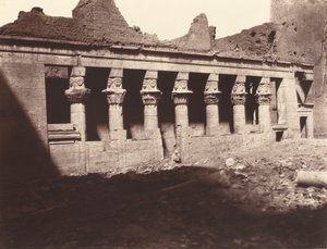 Philae, Dziedziniec Wewnętrzny, Zachodnia Kolumnada