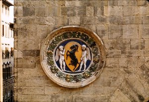 Herb gildii Mercanzia autorstwa Luca Della Robbia