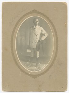 Zdjęcie Amosa Harpera w drodze do szkoły, ca. 1910. autorstwa Lucius Harper