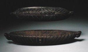 Pudełka z piór (drewno) autorstwa Maori Maori