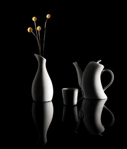 Eleganckie odbicie martwej natury autorstwa Margareth Perfoncio