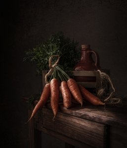 Zbiór marchewki w rustykalnym stylu autorstwa Margareth Perfoncio