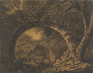 Um arco no cofre de uma ruína coberta de mato