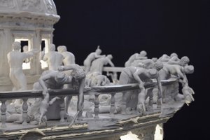 All Things Fall, 2014 (stal, aluminium, gips, żywica, oświetlenie LED, silnik) autorstwa Mat Collishaw