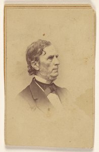 Niezidentyfikowany mężczyzna z siwiejącą brodą, bez wąsów, z profilu, wydrukowany w stylu winiety autorstwa Mathew B. Brady