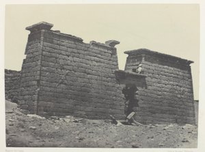 Hémi-Spéos De Séboua, Pylons; Nubia, płyta 98 z albumu "Egypte, Nubie, Palestine et Syrie" (1852) autorstwa Maxime Du Camp