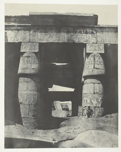 Karnak, Portyk świątyni Chons, Teby, 184951, druk 1852. autorstwa Maxime Du Camp