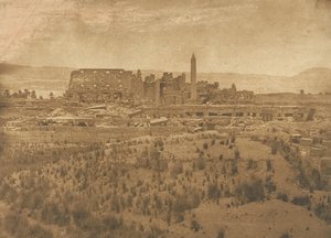 Widok ogólny Ruin Pałacu Karnac ze wschodu - Teby, 1849-50. autorstwa Maxime Du Camp