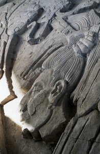 Płaskorzeźba na piramidzie, okres późnoklasyczny (600-900 n.e.) (stiuk) autorstwa Mayan