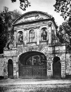 Temple Bar, Theobalds Park, niedaleko Cheshunt, Hertfordshire, 1926-1927 autorstwa McLeish