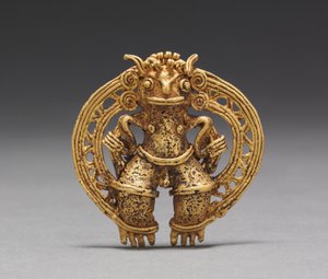 Wisiorek z postacią, ok. 1000-1550 (odlew złota)