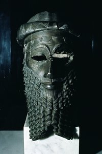 Głowa Sargona I (ok. 2334-2279 p.n.e.) 2334-2200 p.n.e. (miedź) (zob. też 187024) autorstwa Mesopotamian