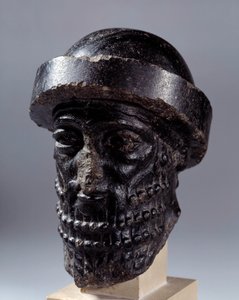 Mezopotamia: głowa wyrzeźbiona w diorycie zwanym Hammurabi. Z Suzy. Ciemny. 0,15x0,1m. Paryż, Luwr autorstwa Mesopotamian Mesopotamian