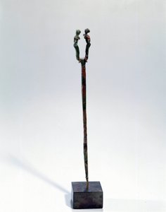 Sztuka Wschodu: przypnij głowę z dwoma postaciami. Obiekt z brązu, około 3300 - 3200 pne (okres Urik, Mezopotamia). Od Tello. Wysokość 18 cm. Paryż, Musee du Louvre autorstwa Mesopotamian Mesopotamian