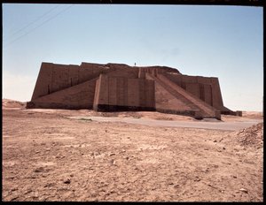 Widok zrekonstruowanego zigguratu, 2050 pne autorstwa Mesopotamian Mesopotamian