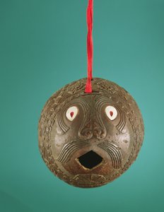 Rzeźbiony brzeg, koniec XIX w. (kokos) autorstwa Mexican School