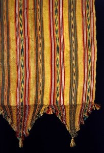 Fragment rebozo, koniec XIX wieku (jedwab, bawełna, naturalne barwniki i złota nić) autorstwa Mexican School