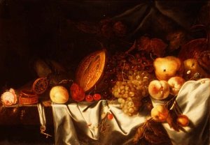 Melon, winogrona i inne owoce z różą, filiżanką nautilusa i zegarkiem bocznym na drapowanej półce autorstwa Michiel (follower of) Simons
