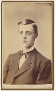 [Portret popiersiowy niezidentyfikowanego mężczyzny]. autorstwa Miller and Company