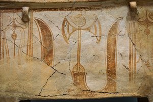 Minojski larnaks ze skrzyni ozdobiony rogami konsekracji autorstwa Minoan