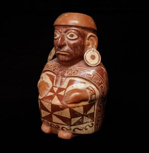 Sztuka przedkolumbijska, cywilizacja mockiczna (brzydka): waza przedstawiająca „Tkaninę” - 200 pne-700 AD. Lima, Narodowe Muzeum Antropologii i Archeologii, Peru - Sztuka prekolumbijska, Cywilizacja Moche (kultura Mochica), Butelka Antropomorficzna: przeds