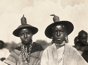 „Budowanie imperium” w epoce faszystowskiej: abisyńska elegancja, 09.05.1936 (zdjęcie czarno-białe) autorstwa Modestino Baldinetti