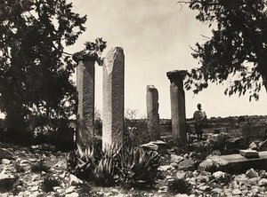 Budowanie imperium w epoce faszystowskiej: Aksum pozostaje w Cohaito, 09.05.1936 (zdjęcie czarno-białe) autorstwa Modestino Baldinetti