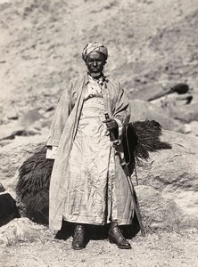 „Budowanie imperium” w epoce faszystowskiej: muzułmański wódz, 09.05.1936 (zdjęcie czarno-białe) autorstwa Modestino Baldinetti