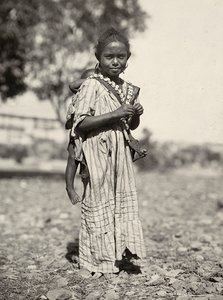 „Budowanie imperium” w epoce faszystowskiej: abisyńska dziewczyna, 09.05.1936 (zdjęcie czarno-białe) autorstwa Modestino Baldinetti