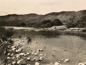 Budowanie imperium w epoce faszystowskiej: rzeka Setit, 09.05.1936 (zdjęcie czarno-białe) autorstwa Modestino Baldinetti