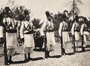 „Budowanie imperium” w epoce faszystowskiej: wierni, 09.05.1936 (zdjęcie czarno-białe) autorstwa Modestino Baldinetti