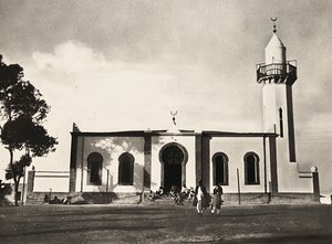 „Budowanie imperium” w epoce faszystowskiej: meczet w Asmarze, 09.05.1936 (zdjęcie czarno-białe) autorstwa Modestino Baldinetti